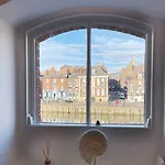 Riverside Apartment - York